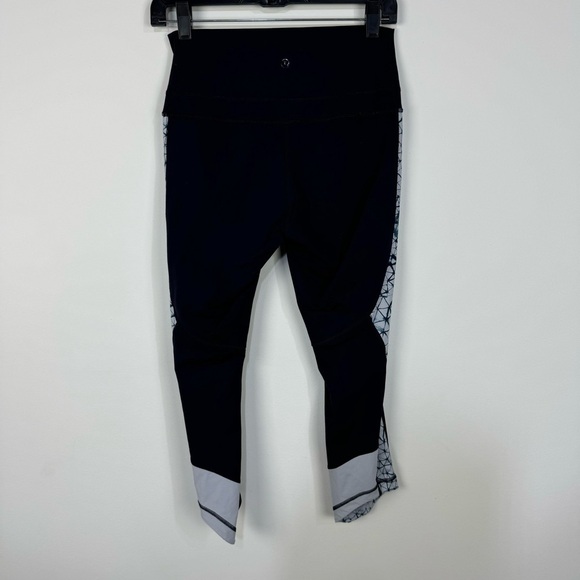 Lululemon Retreat 7/8 Pants Navy & Silver Cropped Leggings Workout gym - Picture 2 of 4